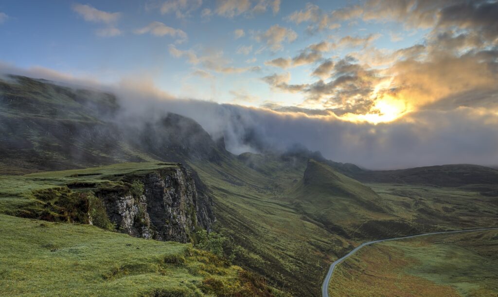 Paisagem montanhosa da Serra da Mantiqueira